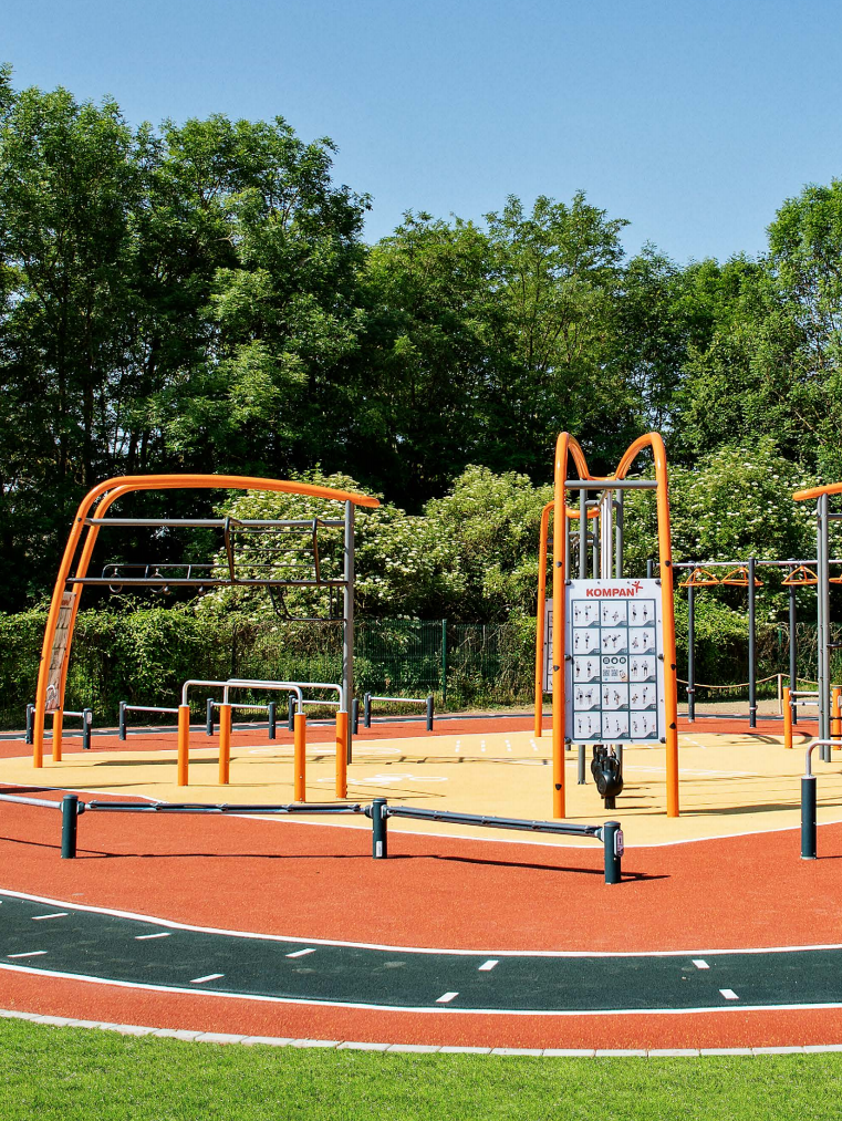 儿童四川无动力游乐设备的人性化空间设计